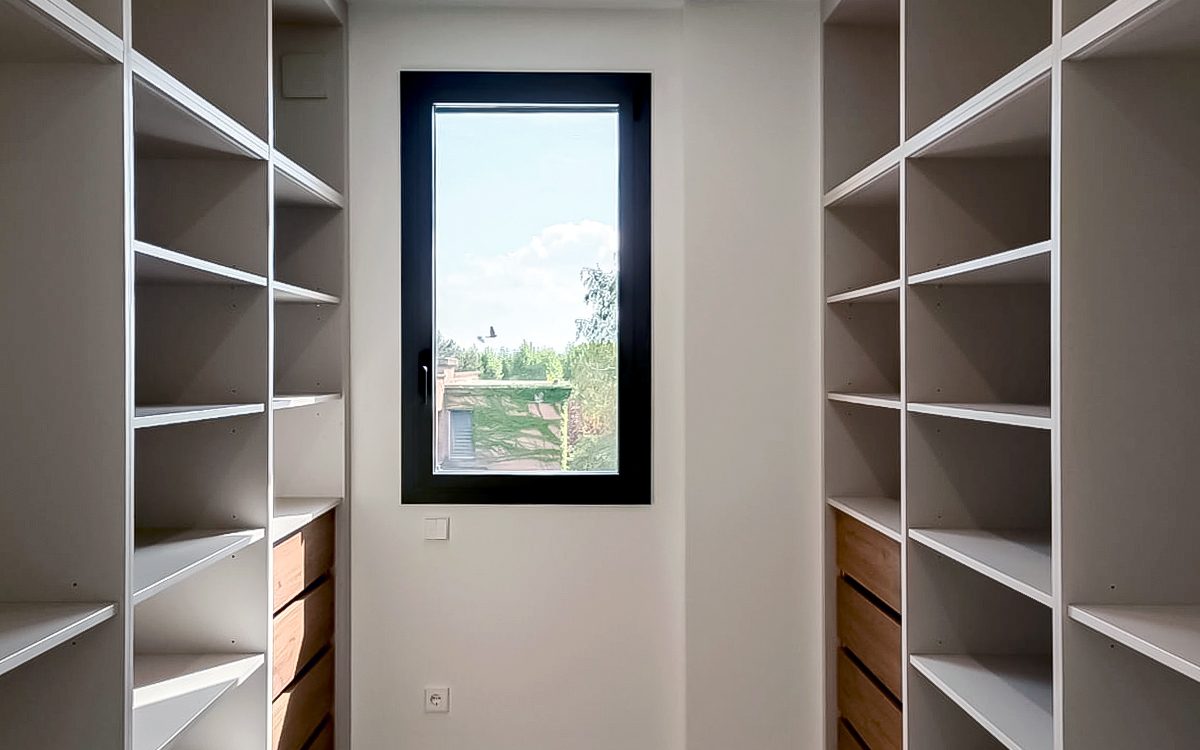17. VESTIDOR SUITE