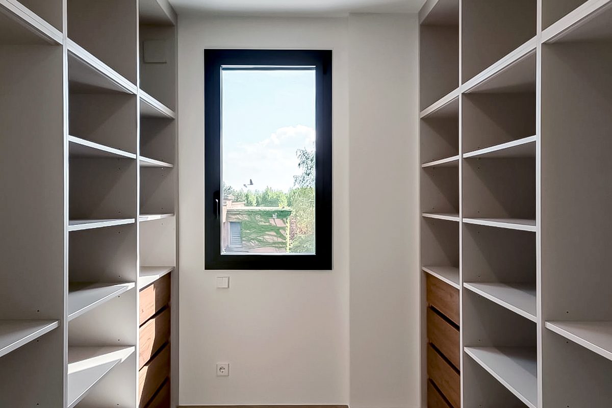 17. VESTIDOR SUITE
